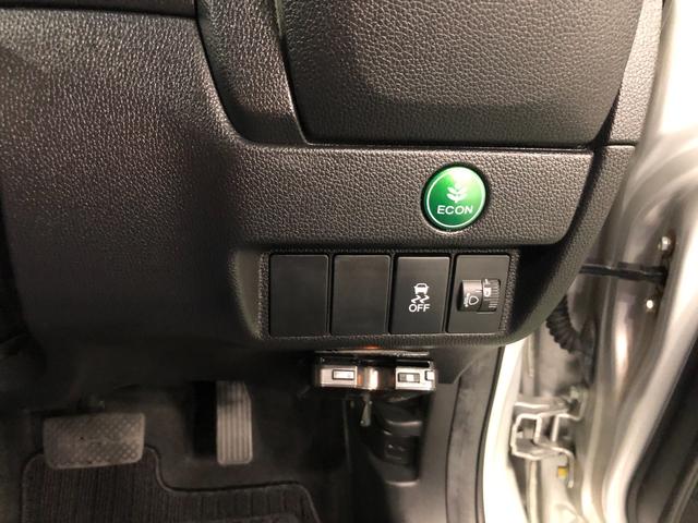 フィット１３Ｇ・Ｆパッケージ　走行３１３５５キロ／雹害／ナビ／ＥＴＣ一年保証・走行距離無制限　走行３１３５５キロ　ワンセグナビ　バックカメラ　ブルートゥース　ＤＶＤ　助手席エアバック　純正カーペットマット（埼玉県）の中古車