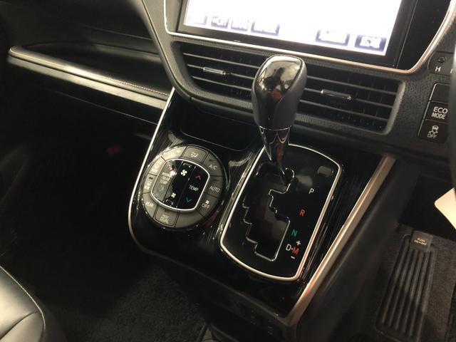 エスクァイアGi ブラックテーラード 4WD 大画面ナビ 後席モニター車検整備付 1年保証距離無制限 走行距離42487キロ 純正大画面ナビ バックカメラ ブルートゥース ドラレコ 後席モニター 純正マット LEDヘッドランプ シートヒーター プッシュスタート(埼玉県)の中古車