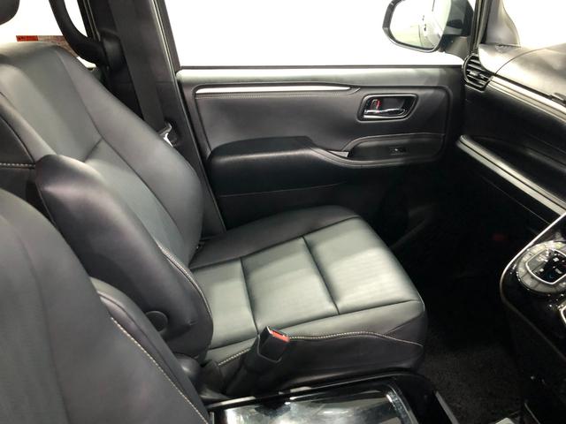 エスクァイアGi ブラックテーラード 4WD 大画面ナビ 後席モニター車検整備付 1年保証距離無制限 走行距離42487キロ 純正大画面ナビ バックカメラ ブルートゥース ドラレコ 後席モニター 純正マット LEDヘッドランプ シートヒーター プッシュスタート(埼玉県)の中古車