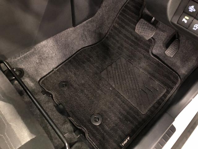 タフトGターボ 走行58988キロ/車検整備付/タイヤ2本交換一年保証・走行距離無制限 走行58988キロ フルセグナビ ブルートゥース バックカメラ ドラレコ クリアランスソナー オートライト LEDヘッドライト シートヒーター(東京都)の中古車