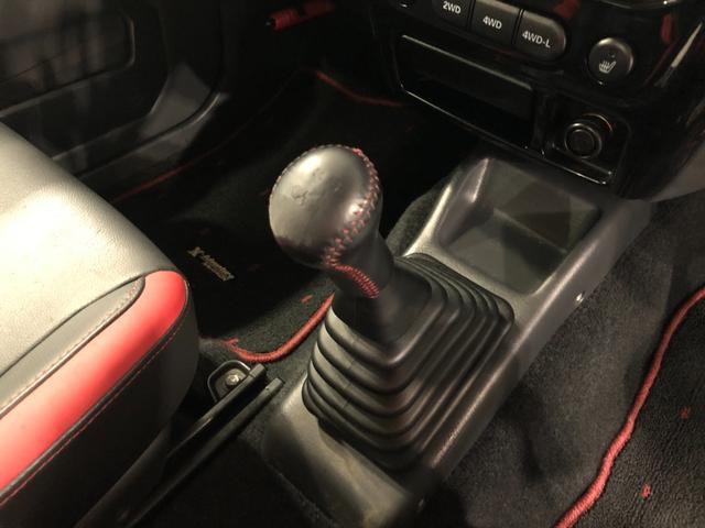 ジムニークロスアドベンチャー　走行９１０２３キロ／ＭＴ／４ＷＤ一年保証・走行距離無制限　走行９１０２３キロ　４ＷＤ　５速ＭＴ　キーレスエントリー　電動格納ミラー　助手席エアバック　マニュアルエアコン（埼玉県）の中古車