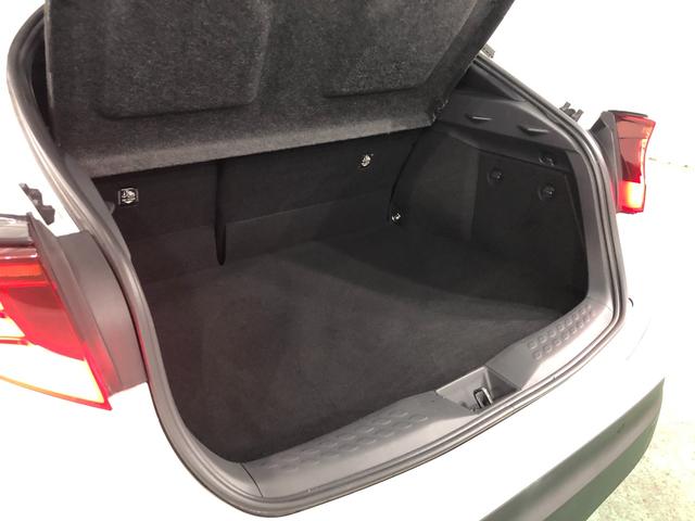 C−HRGモード ネロ セーフティプラスII 走行7374キロ/ナビ一年保証・走行距離無制限 走行7374キロ フルセグナビ ブルートゥース バックカメラ サイドエアバック クリアランスソナー オートマチックハイビーム オートライト LEDヘッドライト(埼玉県)の中古車