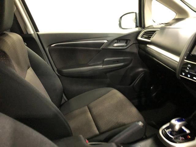 フィットハイブリッドFパッケージ 走行52471キロ/ワンセグナビ/バックカメラ1年保証距離無制限 走行距離52471キロ ワンセグナビ バックカメラ ブルートゥース 純正マット サイドエアバッグ 電動格納式ドアミラー プッシュスタート(埼玉県)の中古車