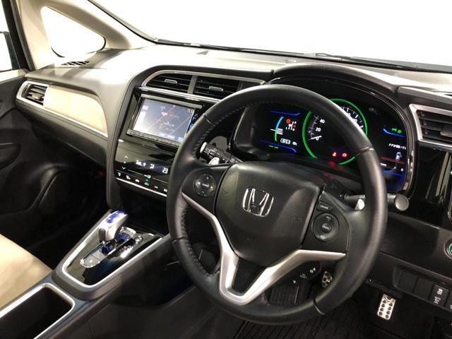 シャトルハイブリッドＸ　４ＷＤ／ナビ／バックカメラ一年保証・走行距離無制限　走行５３１４３キロ　ナビ　ブルートゥース　バックカメラ　オートライト　サイドエアバック（埼玉県）の中古車