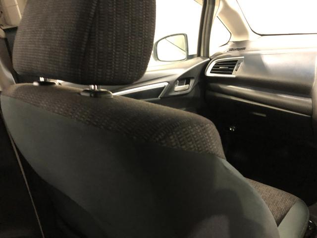 フィット１３Ｇ・Ｆパッケージ　ファインエディション　ナビ／Ｂカメラ１年保証距離無制限　走行距離２９３１３キロ　ワンセグナビ　バックカメラ　純正マット　助手席エアバッグ　プッシュボタンスタート　電動格納式ドアミラー（埼玉県）の中古車