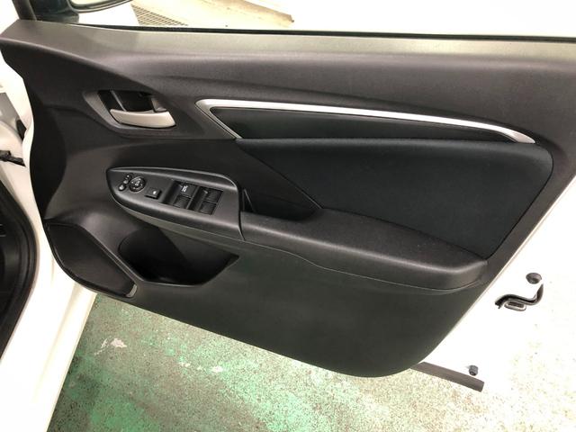 フィット１３Ｇ・Ｆパッケージ　ファインエディション　ナビ／Ｂカメラ１年保証距離無制限　走行距離２９３１３キロ　ワンセグナビ　バックカメラ　純正マット　助手席エアバッグ　プッシュボタンスタート　電動格納式ドアミラー（埼玉県）の中古車