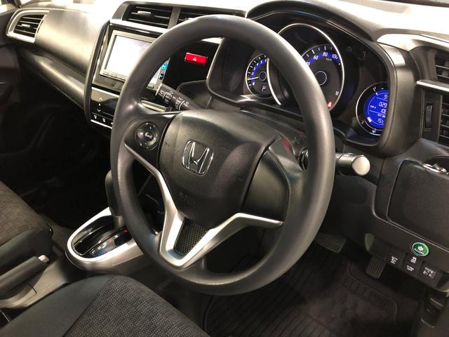 フィット１３Ｇ・Ｆパッケージ　ファインエディション　ナビ／Ｂカメラ１年保証距離無制限　走行距離２９３１３キロ　ワンセグナビ　バックカメラ　純正マット　助手席エアバッグ　プッシュボタンスタート　電動格納式ドアミラー（埼玉県）の中古車