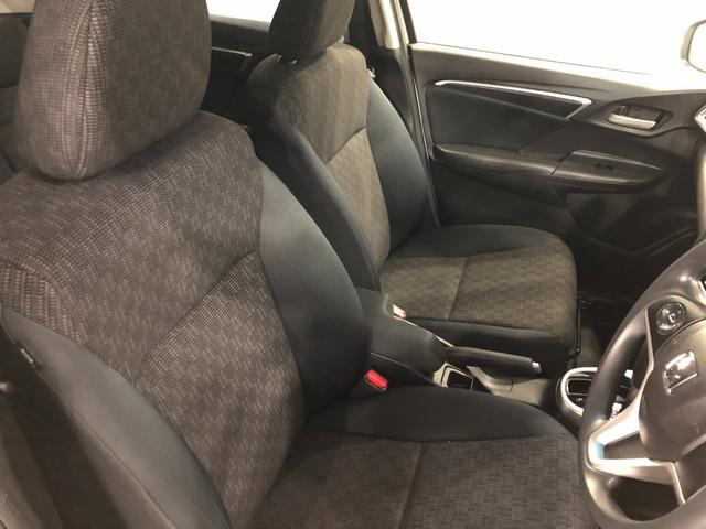 フィット１３Ｇ・Ｆパッケージ　ファインエディション　ナビ／Ｂカメラ１年保証距離無制限　走行距離２９３１３キロ　ワンセグナビ　バックカメラ　純正マット　助手席エアバッグ　プッシュボタンスタート　電動格納式ドアミラー（埼玉県）の中古車