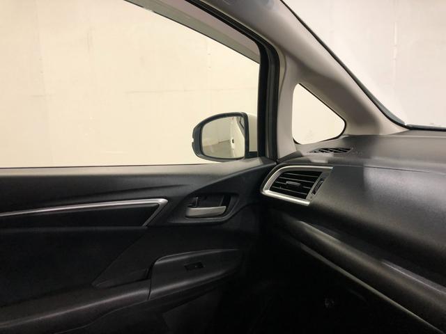 フィット１３Ｇ・Ｆパッケージ　ファインエディション　ナビ／Ｂカメラ１年保証距離無制限　走行距離２９３１３キロ　ワンセグナビ　バックカメラ　純正マット　助手席エアバッグ　プッシュボタンスタート　電動格納式ドアミラー（埼玉県）の中古車