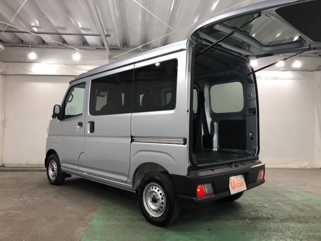 ハイゼットカーゴＤＸ　走行３５キロ／ＦＭＡＭラジオ／オートライト１年保証距離無制限　走行距離３５キロ　ＦＭＡＭラジオ　純正フロアマット　クリアランスソナー　オートライト　両側電動スライドドア　アイドリングストップ　キーレスエントリー（埼玉県）の中古車