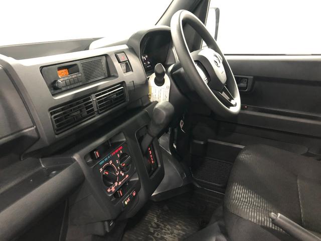 ハイゼットカーゴＤＸ　走行３５キロ／ＦＭＡＭラジオ／オートライト１年保証距離無制限　走行距離３５キロ　ＦＭＡＭラジオ　純正フロアマット　クリアランスソナー　オートライト　両側電動スライドドア　アイドリングストップ　キーレスエントリー（埼玉県）の中古車