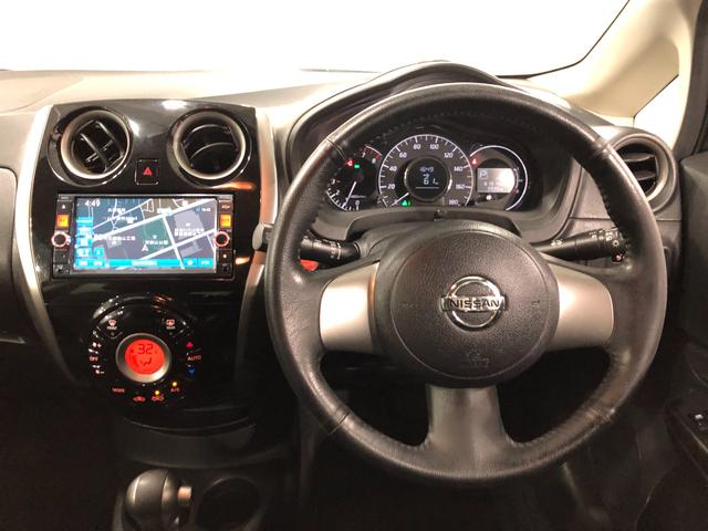 ノートメダリスト　走行６１９１４キロ／ナビ／全周囲カメラ／ＥＴＣ一年保証・走行距離無制限　走行６１９１４キロ　フルセグナビ　ブルートゥース　全周囲カメラ　オートライト　ＨＩＤヘッドライト（埼玉県）の中古車