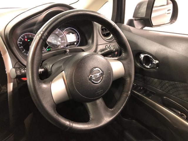 ノートメダリスト　走行６１９１４キロ／ナビ／全周囲カメラ／ＥＴＣ一年保証・走行距離無制限　走行６１９１４キロ　フルセグナビ　ブルートゥース　全周囲カメラ　オートライト　ＨＩＤヘッドライト（埼玉県）の中古車