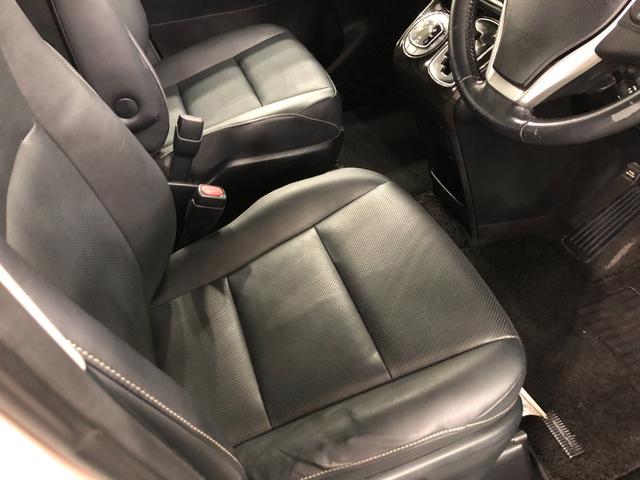 エスクァイアＧｉ　走行３９０７５キロ／ナビ／バックカメラ／オートライト一年保証・走行距離無制限　走行３９０７５キロ　フルセグナビ　バックカメラ　ブルートゥース　ＥＴＣ　オートライト　ＨＩＤヘッドライト　両側電動スライド（埼玉県）の中古車