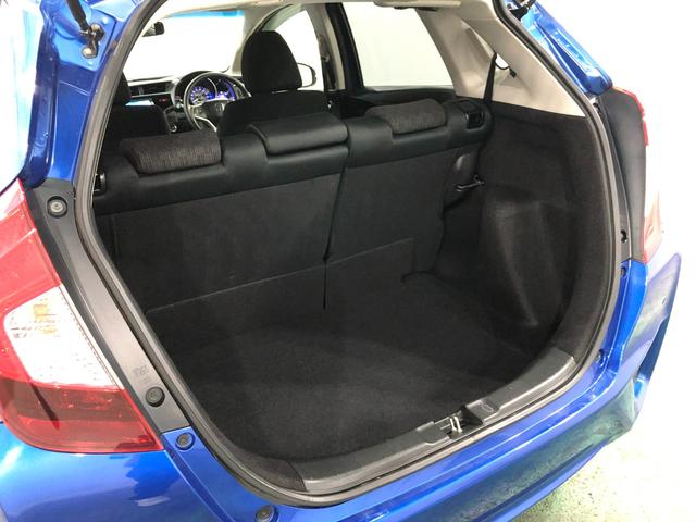 フィット１３Ｇ・Ｆパッケージ　車検整備付／走行２３７６８キロ／ナビ１年保証距離無制限　走行距離２３７６８キロ　車検整備付　ワンセグナビ　バックカメラ　ブルートゥース　純正マット　サイドエアバッグ　電動格納式ドアミラー（埼玉県）の中古車