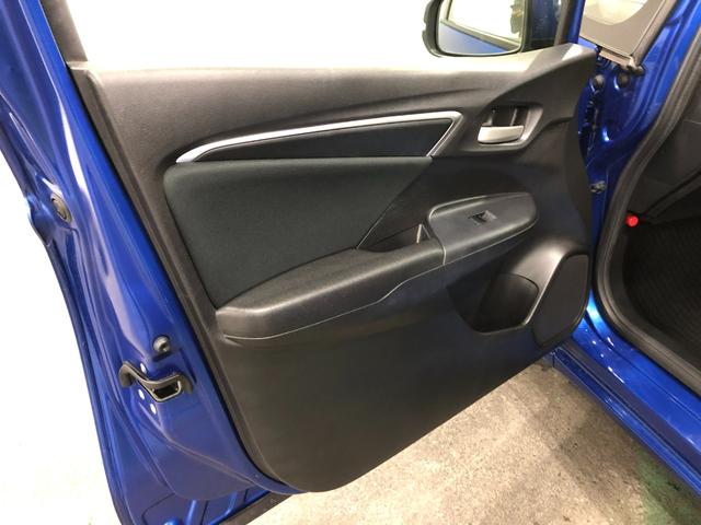 フィット１３Ｇ・Ｆパッケージ　車検整備付／走行２３７６８キロ／ナビ１年保証距離無制限　走行距離２３７６８キロ　車検整備付　ワンセグナビ　バックカメラ　ブルートゥース　純正マット　サイドエアバッグ　電動格納式ドアミラー（埼玉県）の中古車