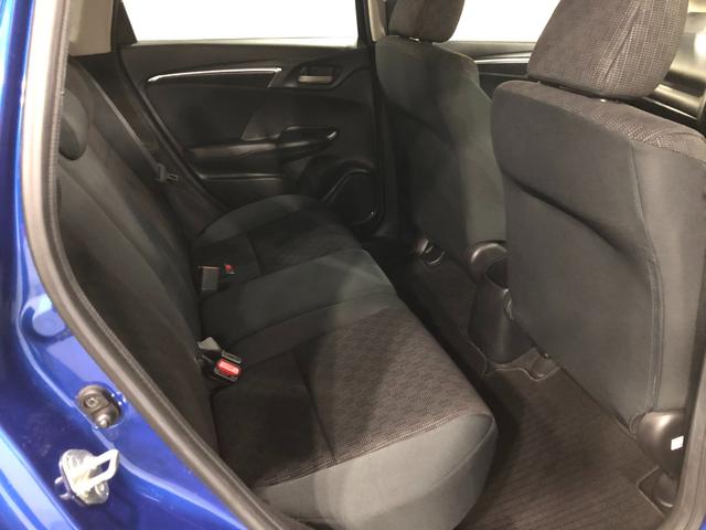 フィット１３Ｇ・Ｆパッケージ　車検整備付／走行２３７６８キロ／ナビ１年保証距離無制限　走行距離２３７６８キロ　車検整備付　ワンセグナビ　バックカメラ　ブルートゥース　純正マット　サイドエアバッグ　電動格納式ドアミラー（埼玉県）の中古車