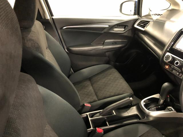 フィット１３Ｇ・Ｆパッケージ　車検整備付／走行２３７６８キロ／ナビ１年保証距離無制限　走行距離２３７６８キロ　車検整備付　ワンセグナビ　バックカメラ　ブルートゥース　純正マット　サイドエアバッグ　電動格納式ドアミラー（埼玉県）の中古車
