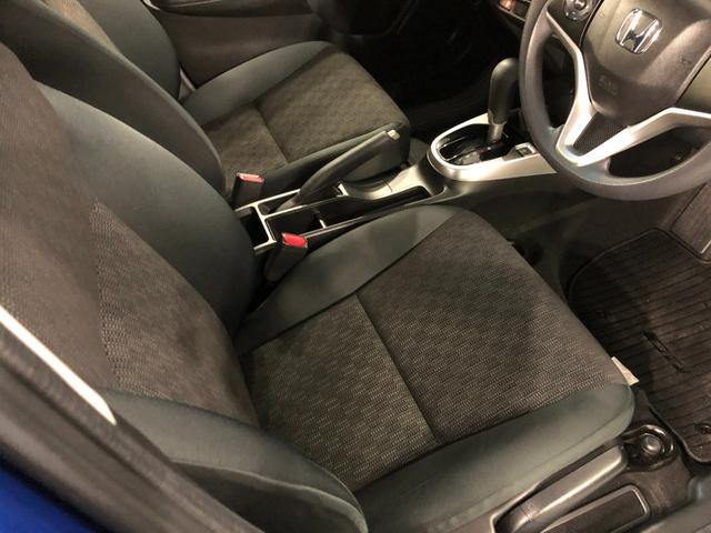 フィット１３Ｇ・Ｆパッケージ　車検整備付／走行２３７６８キロ／ナビ１年保証距離無制限　走行距離２３７６８キロ　車検整備付　ワンセグナビ　バックカメラ　ブルートゥース　純正マット　サイドエアバッグ　電動格納式ドアミラー（埼玉県）の中古車