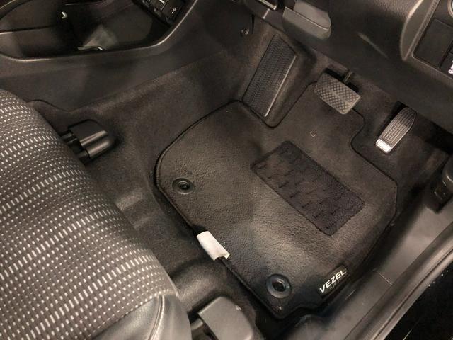 ヴェゼルハイブリッドＺ・ホンダセンシング　走行４２８６１キロ／ナビ１年保証距離無制限　走行距離４２８６１キロ　フルセグナビ　バックカメラ　ブルートゥース　純正マット　サイドエアバッグ　ＬＥＤヘッドランプ　シートヒーター　プッシュボタンスタート（埼玉県）の中古車