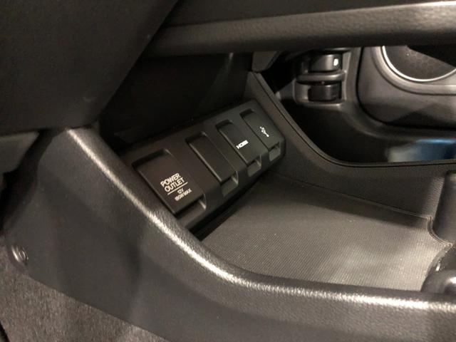 ヴェゼルハイブリッドＺ・ホンダセンシング　走行４２８６１キロ／ナビ１年保証距離無制限　走行距離４２８６１キロ　フルセグナビ　バックカメラ　ブルートゥース　純正マット　サイドエアバッグ　ＬＥＤヘッドランプ　シートヒーター　プッシュボタンスタート（埼玉県）の中古車