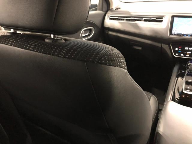 ヴェゼルハイブリッドＺ・ホンダセンシング　走行４２８６１キロ／ナビ１年保証距離無制限　走行距離４２８６１キロ　フルセグナビ　バックカメラ　ブルートゥース　純正マット　サイドエアバッグ　ＬＥＤヘッドランプ　シートヒーター　プッシュボタンスタート（埼玉県）の中古車