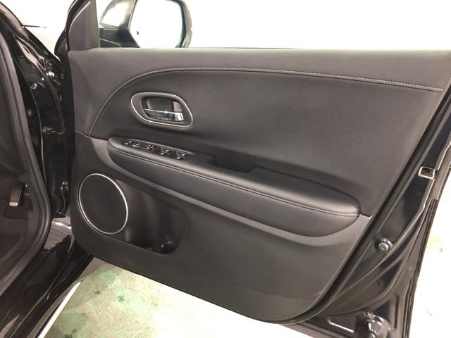 ヴェゼルハイブリッドＺ・ホンダセンシング　走行４２８６１キロ／ナビ１年保証距離無制限　走行距離４２８６１キロ　フルセグナビ　バックカメラ　ブルートゥース　純正マット　サイドエアバッグ　ＬＥＤヘッドランプ　シートヒーター　プッシュボタンスタート（埼玉県）の中古車