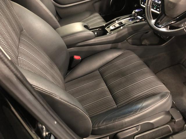 ヴェゼルハイブリッドＺ・ホンダセンシング　走行４２８６１キロ／ナビ１年保証距離無制限　走行距離４２８６１キロ　フルセグナビ　バックカメラ　ブルートゥース　純正マット　サイドエアバッグ　ＬＥＤヘッドランプ　シートヒーター　プッシュボタンスタート（埼玉県）の中古車