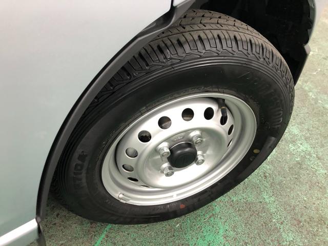 ハイゼットカーゴＤＸ　走行６２２キロ／ＦＭＡＭラジオ／オートライト１年保証距離無制限　走行距離６２２キロ　ＦＭＡＭラジオ　フロアマット　助手席エアバッグ　クリアランスソナー　オートライト　アイドリングストップ　両側スライドドア　キーレスエントリー（埼玉県）の中古車