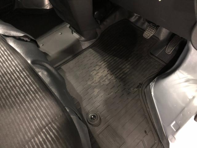 ハイゼットカーゴＤＸ　走行６２２キロ／ＦＭＡＭラジオ／オートライト１年保証距離無制限　走行距離６２２キロ　ＦＭＡＭラジオ　フロアマット　助手席エアバッグ　クリアランスソナー　オートライト　アイドリングストップ　両側スライドドア　キーレスエントリー（埼玉県）の中古車