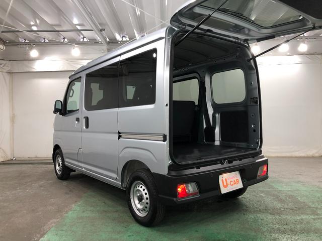 ハイゼットカーゴＤＸ　走行６２２キロ／ＦＭＡＭラジオ／オートライト１年保証距離無制限　走行距離６２２キロ　ＦＭＡＭラジオ　フロアマット　助手席エアバッグ　クリアランスソナー　オートライト　アイドリングストップ　両側スライドドア　キーレスエントリー（埼玉県）の中古車