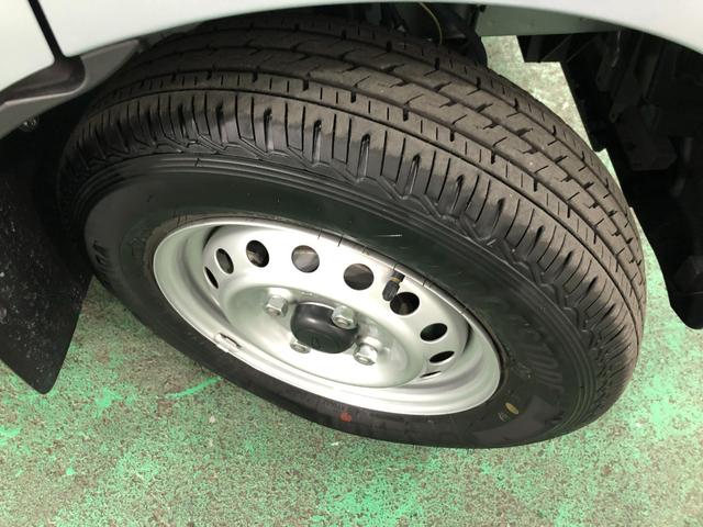 ハイゼットカーゴＤＸ　走行６２２キロ／ＦＭＡＭラジオ／オートライト１年保証距離無制限　走行距離６２２キロ　ＦＭＡＭラジオ　フロアマット　助手席エアバッグ　クリアランスソナー　オートライト　アイドリングストップ　両側スライドドア　キーレスエントリー（埼玉県）の中古車