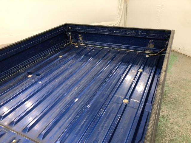 ハイゼットトラックEXT 4WD/走行28695キロ/CDチューナ/荷台作業灯1年保証距離無制限 走行距離28695キロ 4WD CDチューナー 純正フロアマット 荷台作業灯 キーレスエントリー 電動ウインドウ(埼玉県)の中古車