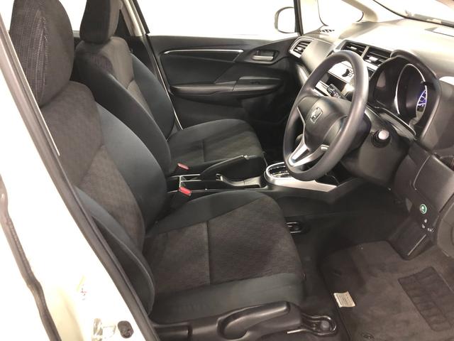 フィット13G・Fパッケージ走行14719キロ/CDチューナー一年保証・走行距離無制限走行14719キロ 助手席エアバック 純正カーペットマット サイドエアバック CDチューナー キーフリー(埼玉県)の中古車