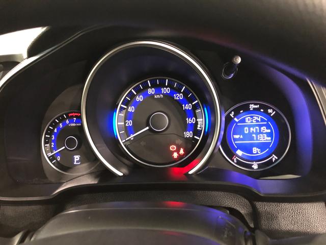 フィット13G・Fパッケージ走行14719キロ/CDチューナー一年保証・走行距離無制限走行14719キロ 助手席エアバック 純正カーペットマット サイドエアバック CDチューナー キーフリー(埼玉県)の中古車