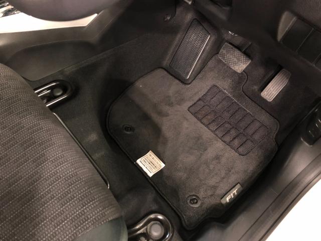フィット13G・Fパッケージ走行14719キロ/CDチューナー一年保証・走行距離無制限走行14719キロ 助手席エアバック 純正カーペットマット サイドエアバック CDチューナー キーフリー(埼玉県)の中古車