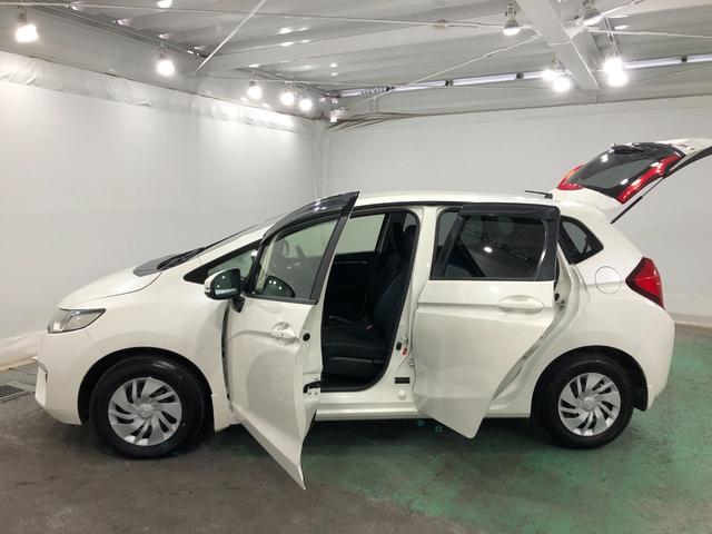 フィット13G・Fパッケージ走行14719キロ/CDチューナー一年保証・走行距離無制限走行14719キロ 助手席エアバック 純正カーペットマット サイドエアバック CDチューナー キーフリー(埼玉県)の中古車