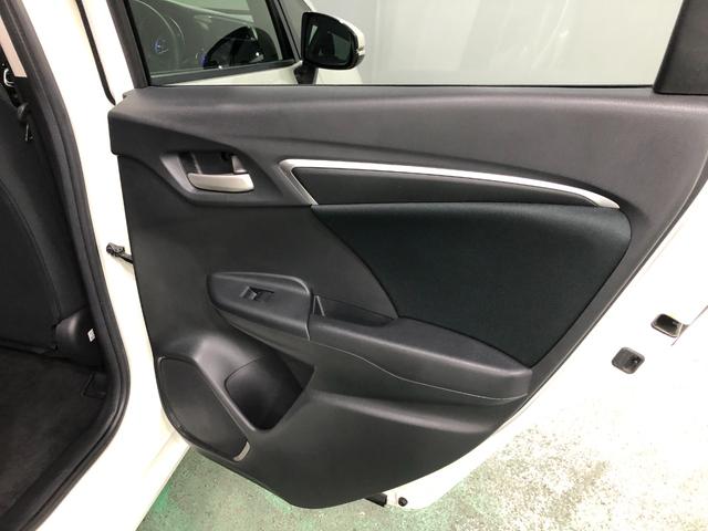 フィット13G・Fパッケージ走行14719キロ/CDチューナー一年保証・走行距離無制限走行14719キロ 助手席エアバック 純正カーペットマット サイドエアバック CDチューナー キーフリー(埼玉県)の中古車