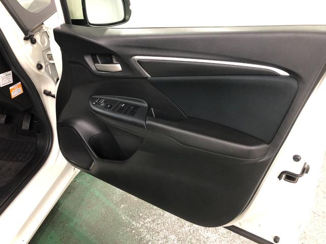 フィット13G・Fパッケージ走行14719キロ/CDチューナー一年保証・走行距離無制限走行14719キロ 助手席エアバック 純正カーペットマット サイドエアバック CDチューナー キーフリー(埼玉県)の中古車