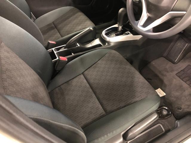 フィット13G・Fパッケージ走行14719キロ/CDチューナー一年保証・走行距離無制限走行14719キロ 助手席エアバック 純正カーペットマット サイドエアバック CDチューナー キーフリー(埼玉県)の中古車