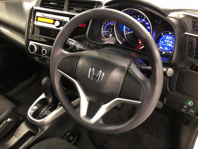 フィット13G・Fパッケージ走行14719キロ/CDチューナー一年保証・走行距離無制限走行14719キロ 助手席エアバック 純正カーペットマット サイドエアバック CDチューナー キーフリー(埼玉県)の中古車