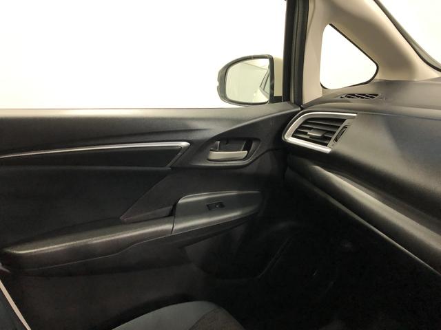 フィット13G・Fパッケージ走行14719キロ/CDチューナー一年保証・走行距離無制限走行14719キロ 助手席エアバック 純正カーペットマット サイドエアバック CDチューナー キーフリー(埼玉県)の中古車