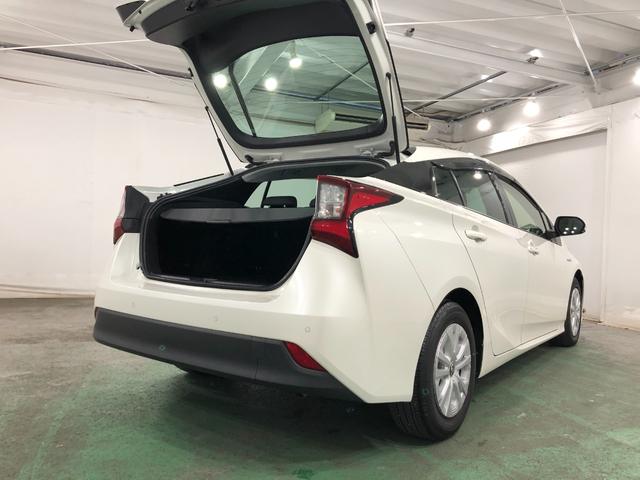 プリウスＳ　走行１２０４２キロ／ナビ／バックカメラ／ドラレコ／ＥＴＣ一年保証・走行距離無制限走行１２０４２キロ　フルセグナビ　ブルートゥース　バックカメラ　ドラレコ　クリアランスソナー　オートライト　ＬＥＤヘッドライト（埼玉県）の中古車