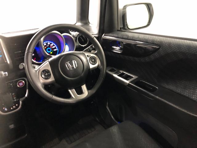 Ｎ−ＢＯＸ＋カスタムＧ・ターボＡパッケージ　走行４９７８９キロ／ナビ／後席モニタ一年保証・走行距離無制限走行４９７８９キロ　フルセグナビ　ブルートゥース　バックカメラ　後席モニター　サイドエアバック　ＨＩＤヘッドライト　ベンチシート　両側電動スライドドア（埼玉県）の中古車