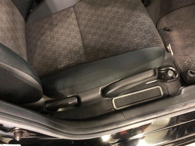 フィット１３Ｇ・Ｓパッケージ　走行１１２６４キロ／車検整備付／ナビ一年保証・走行距離無制限走行１１２６４キロ　ＴＶレスナビ　バックカメラ　オートライト　ＬＥＤヘッドライト　サイドエアバック（埼玉県）の中古車