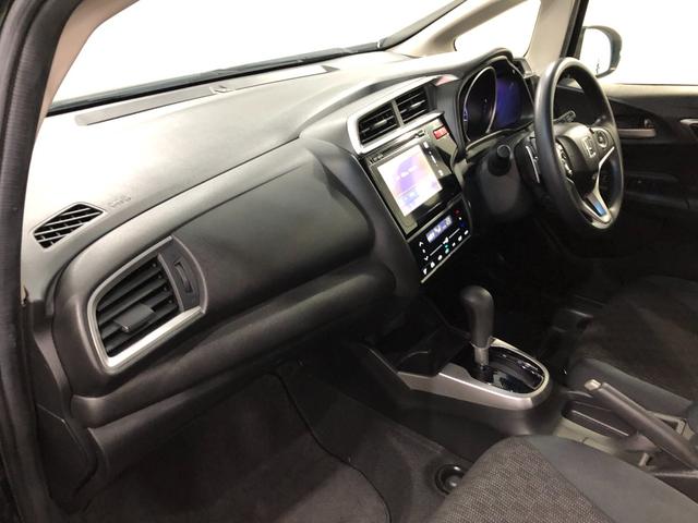 フィット１３Ｇ・Ｓパッケージ　走行１１２６４キロ／車検整備付／ナビ一年保証・走行距離無制限走行１１２６４キロ　ＴＶレスナビ　バックカメラ　オートライト　ＬＥＤヘッドライト　サイドエアバック（埼玉県）の中古車