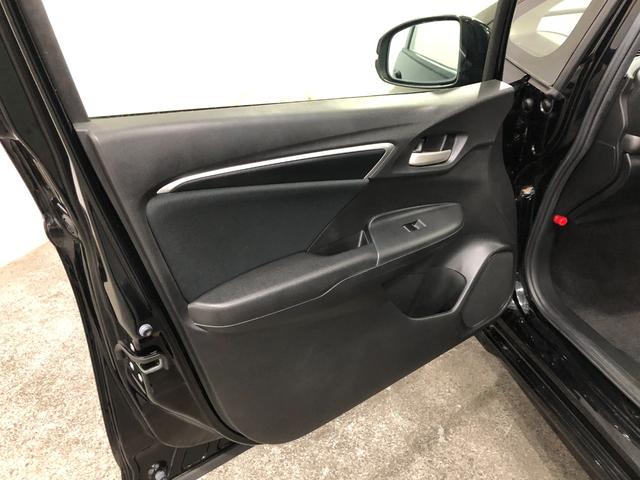 フィット１３Ｇ・Ｓパッケージ　走行１１２６４キロ／車検整備付／ナビ一年保証・走行距離無制限走行１１２６４キロ　ＴＶレスナビ　バックカメラ　オートライト　ＬＥＤヘッドライト　サイドエアバック（埼玉県）の中古車