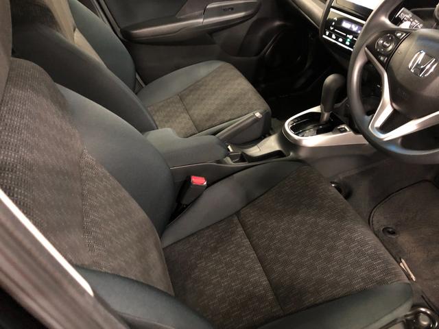 フィット１３Ｇ・Ｓパッケージ　走行１１２６４キロ／車検整備付／ナビ一年保証・走行距離無制限走行１１２６４キロ　ＴＶレスナビ　バックカメラ　オートライト　ＬＥＤヘッドライト　サイドエアバック（埼玉県）の中古車