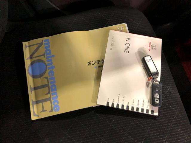 Ｎ−ＯＮＥプレミアム　ツアラー・Ｌパッケージ　軽雹害／タバコ臭１年保証距離無制限　走行距離３０８５５キロ　バックカメラ　純正マット　サイドエアバッグ　オートライト　ＨＩＤヘッドランプ　プッシュボタンスタート　電動格納式ドアミラー（埼玉県）の中古車