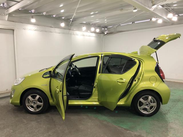 アクアS 走行24862キロ/フルセグナビ/電動格納式ドアミラー1年保証距離無制限 走行距離24862キロ フルセグナビ カーペットマット 助手席エアバッグ 電動格納式ドアミラー キーレスエントリー(埼玉県)の中古車